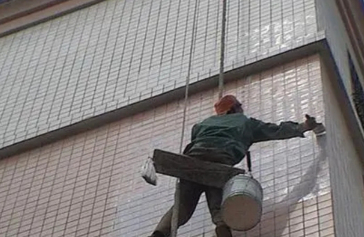 新乡市卫生间漏水维修公司分享下新乡市外墙防水的必要性。